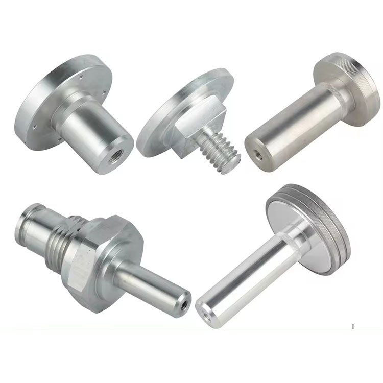 Oppervlakteverven van verschillende metalen onderdelen